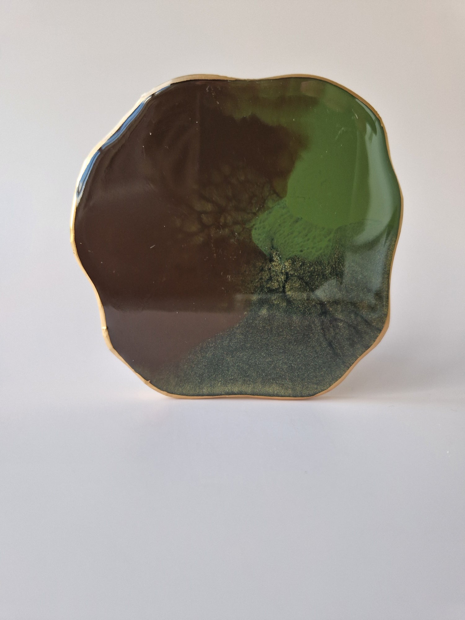 By Hand Onderzetter Earth – Groen/Bruin met gouden accent