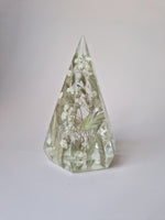 Flower Shower ringhouder 6 x 10 cm met witte bloemen en groen uit het bruidsboeket bewaard in epoxy